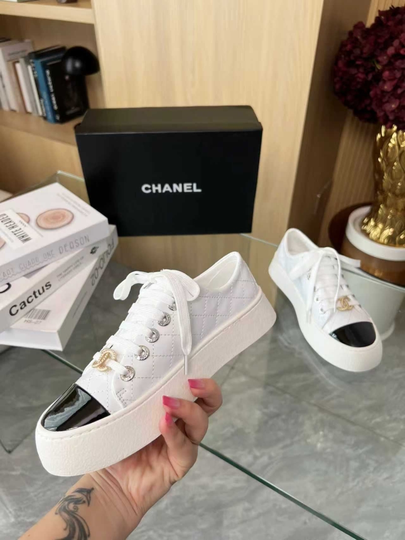 Ch**el sport shoes